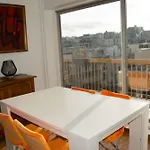 Apartment Quiet Near The Marais Balcony *