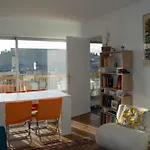 Apartment Quiet Near The Marais Balcony