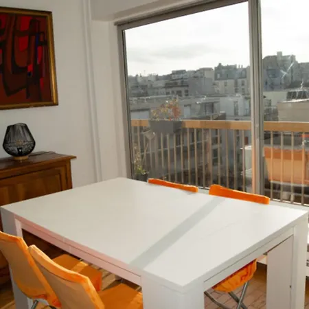 Apartment Quiet Near The Marais Balcony *