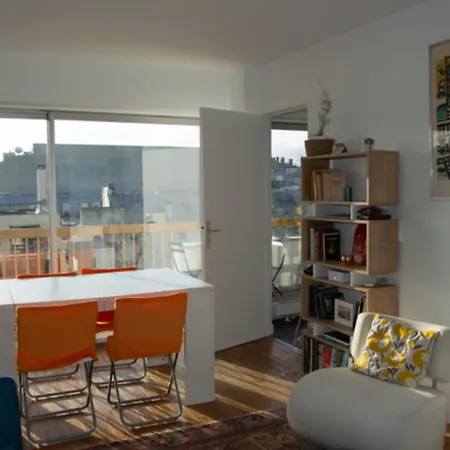 Apartment Quiet Near The Marais Balcony