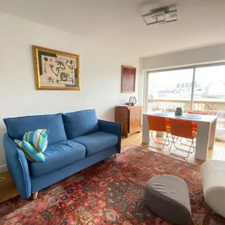 Apartment Quiet Near The Marais Balcony *