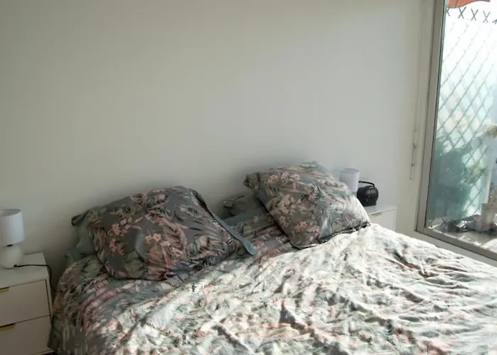 Quiet Near The Marais Balcony * パリ