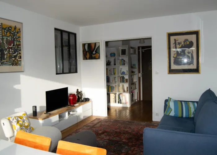 Quiet Near The Marais Balcony アパート *